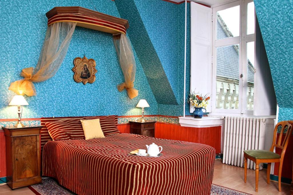Chateau De Montriou Feneu Kamer foto