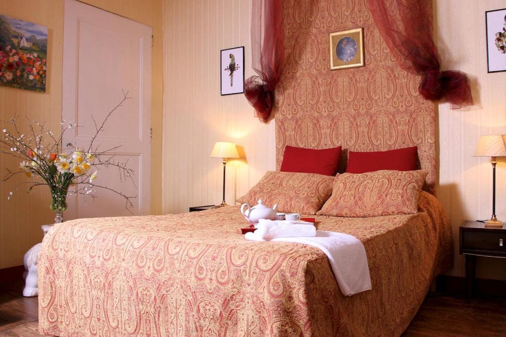 Chateau De Montriou Feneu Kamer foto